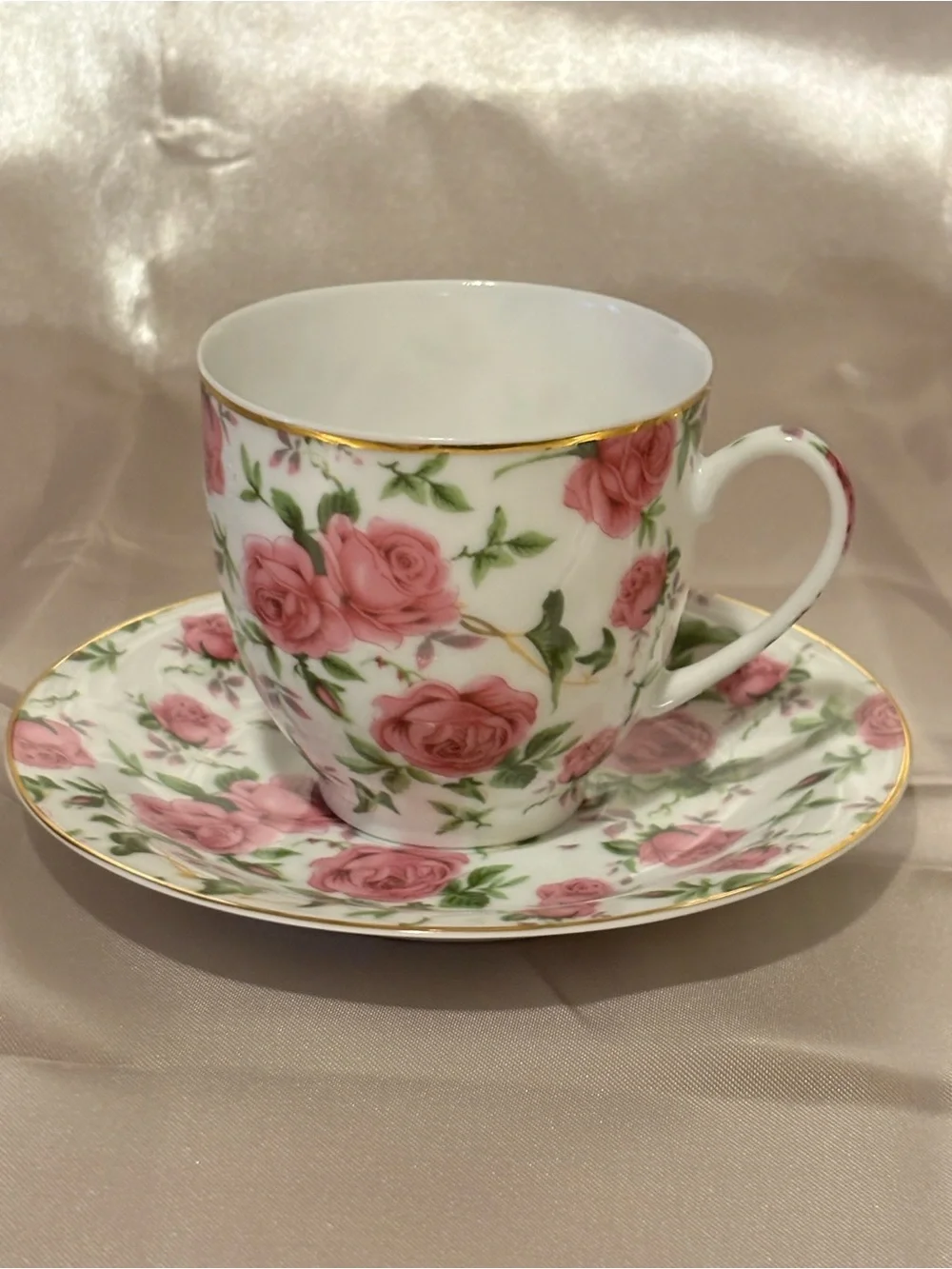 Alton Chintz Style Porcelain Teacup and Saucer. Pink Roses.